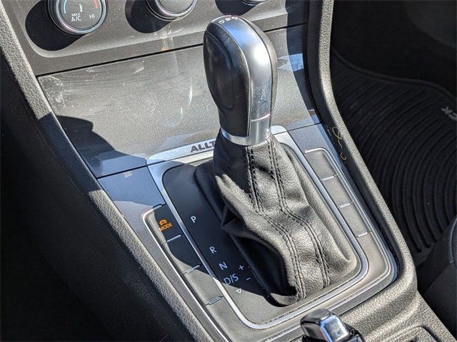 Used 2019 Volkswagen Golf Alltrack S image 19