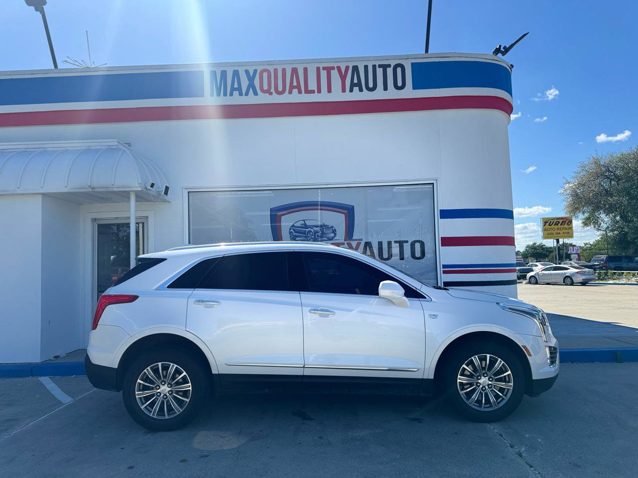 Used 2018 Cadillac XT5 Luxury w/ Driver Awareness Package image 20