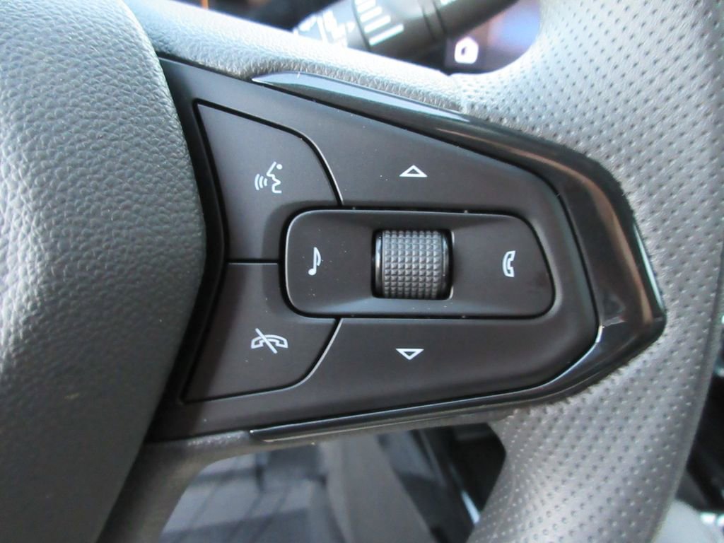 New 2026 Chevrolet Trax LT w/ LPO, Blackout Package FWD image 24
