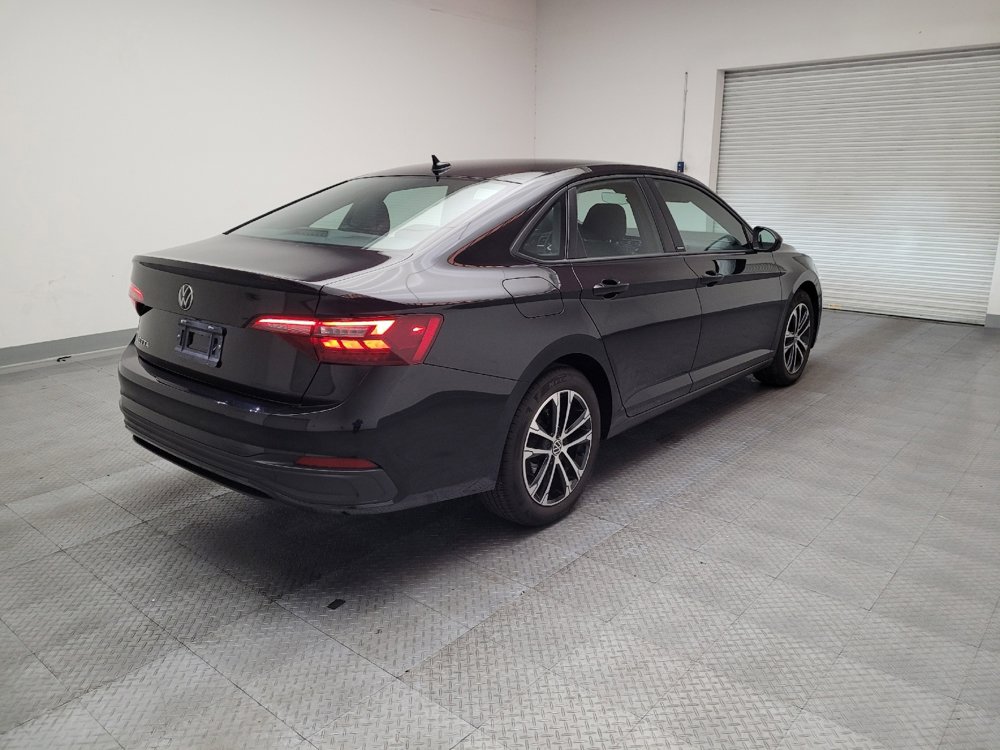 Used 2024 Volkswagen Jetta Sport image 9