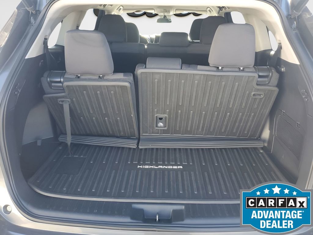 Used 2023 Toyota Highlander LE image 28