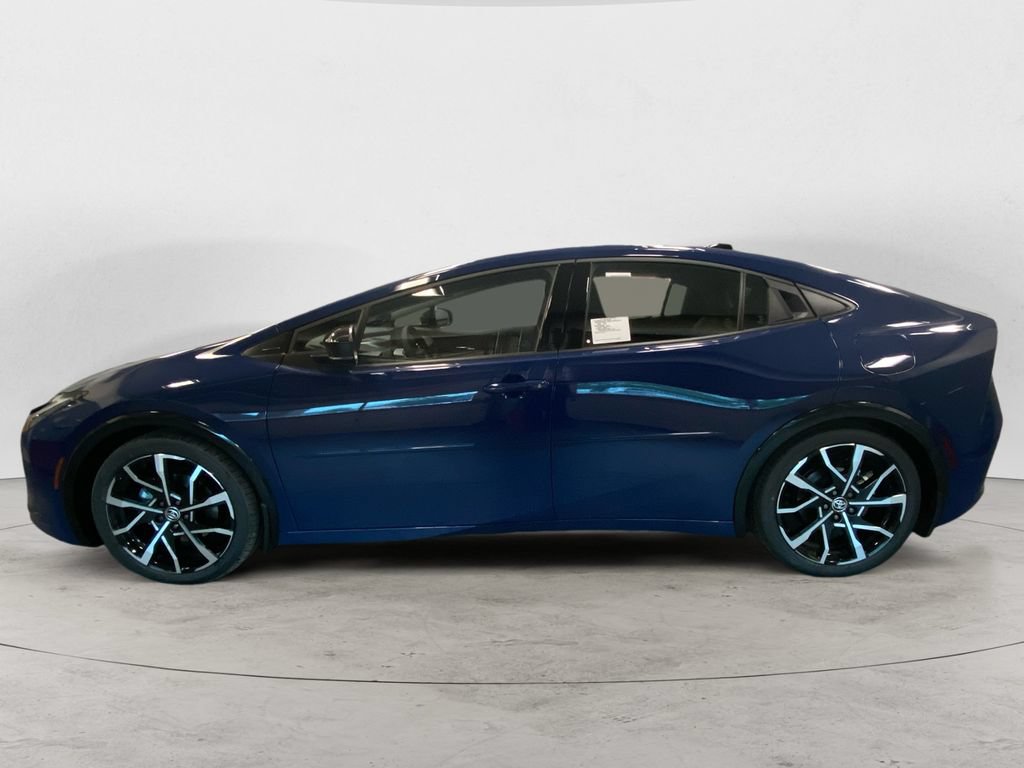 New 2025 Toyota Prius Plug-In Hybrid FWD image 2