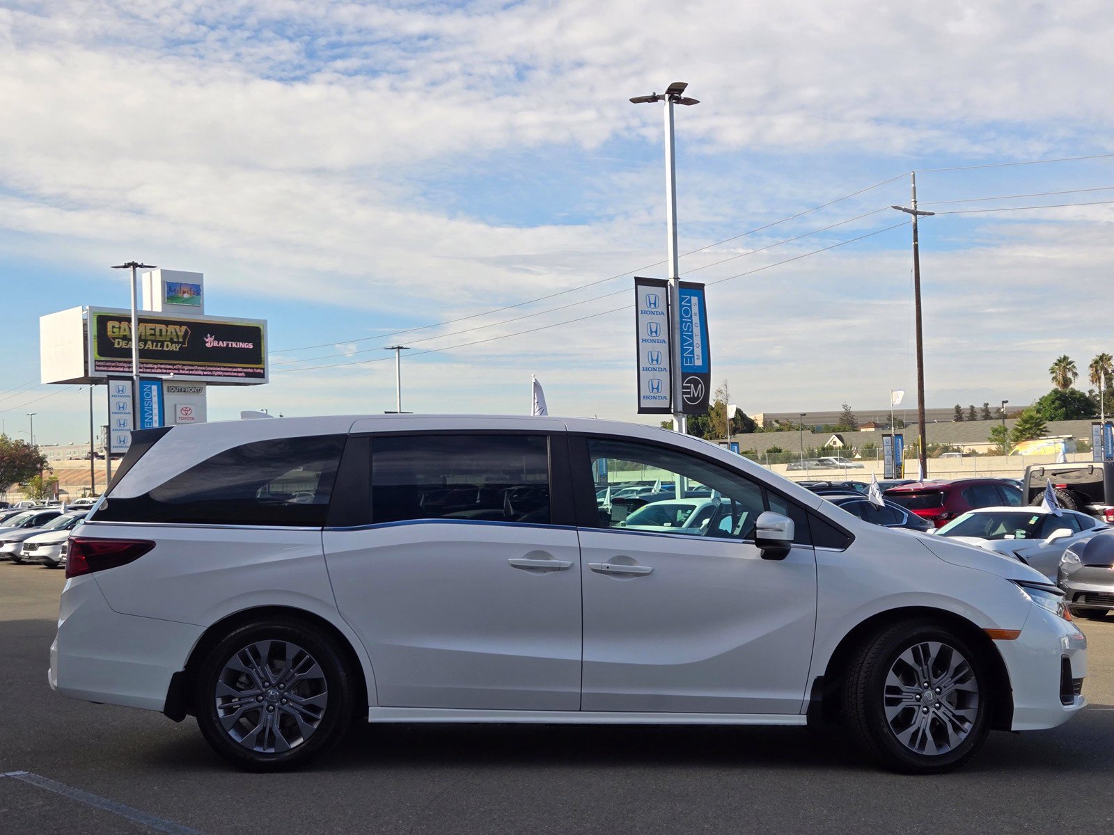 Used 2025 Honda Odyssey Touring image 8