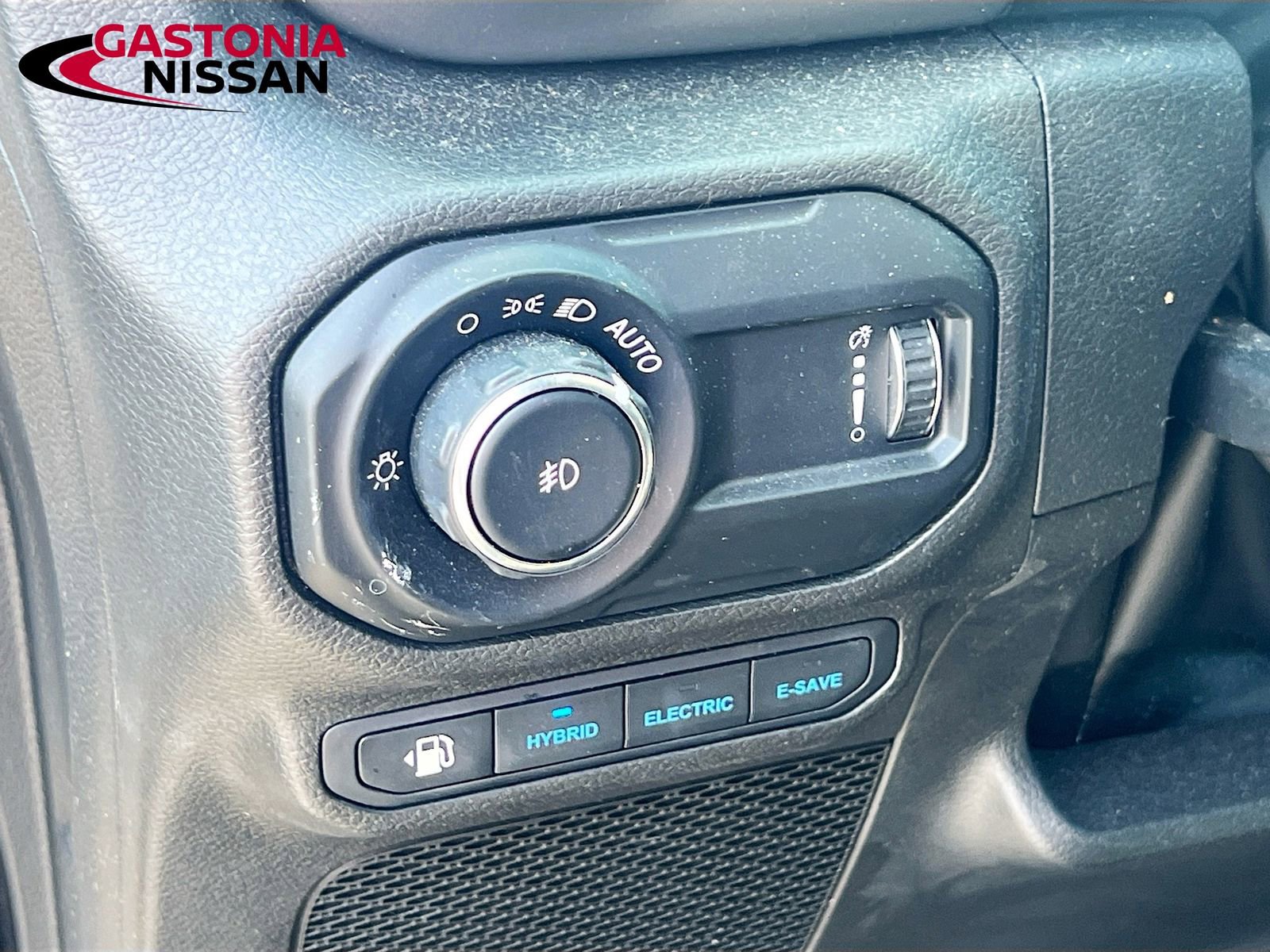 Used 2023 Jeep Wrangler Unlimited w/ Cold Weather Group image 13