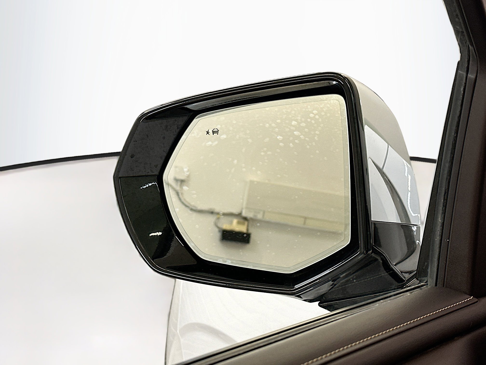 Used 2023 Chevrolet Suburban Premier image 16