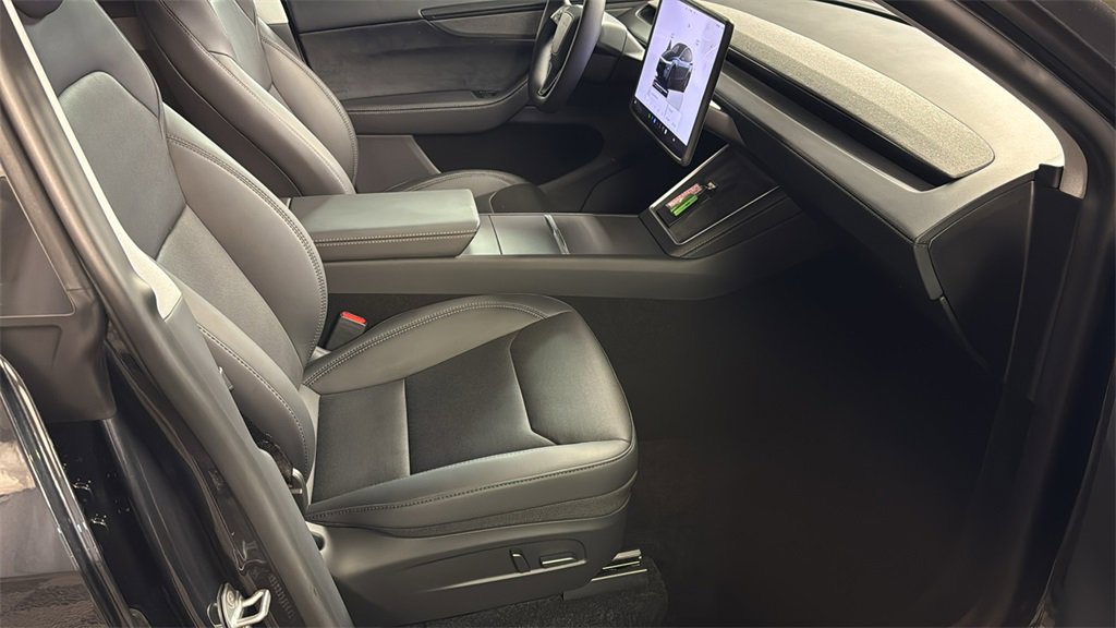 Used 2026 Tesla Model Y 2WD image 10