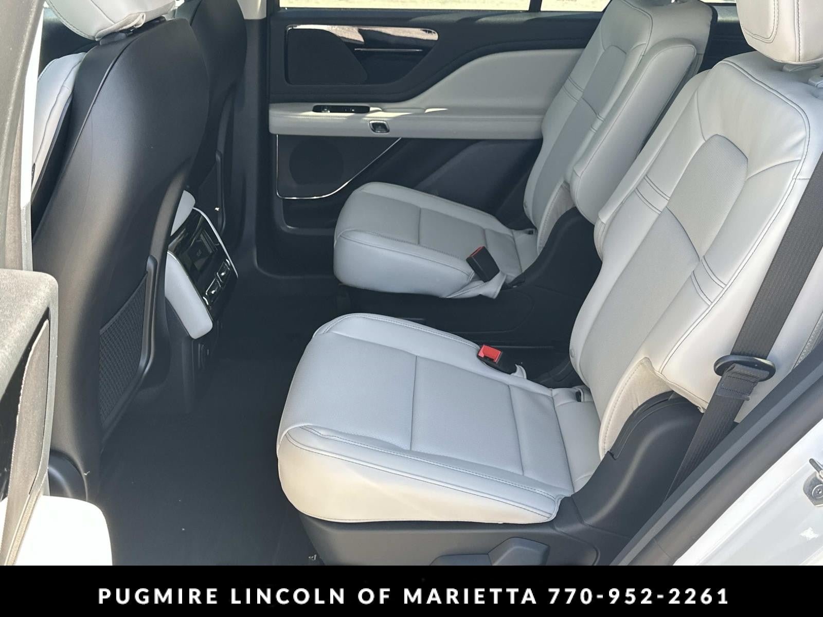 New 2026 Lincoln Aviator 2WD w/ Jet Appearance Package image 21
