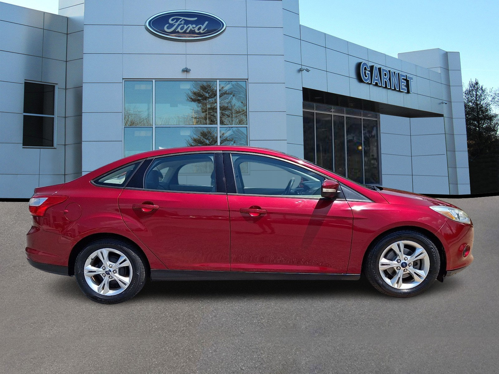 Used 2013 Ford Focus SE w/ SE Winter Pkg FWD image 10