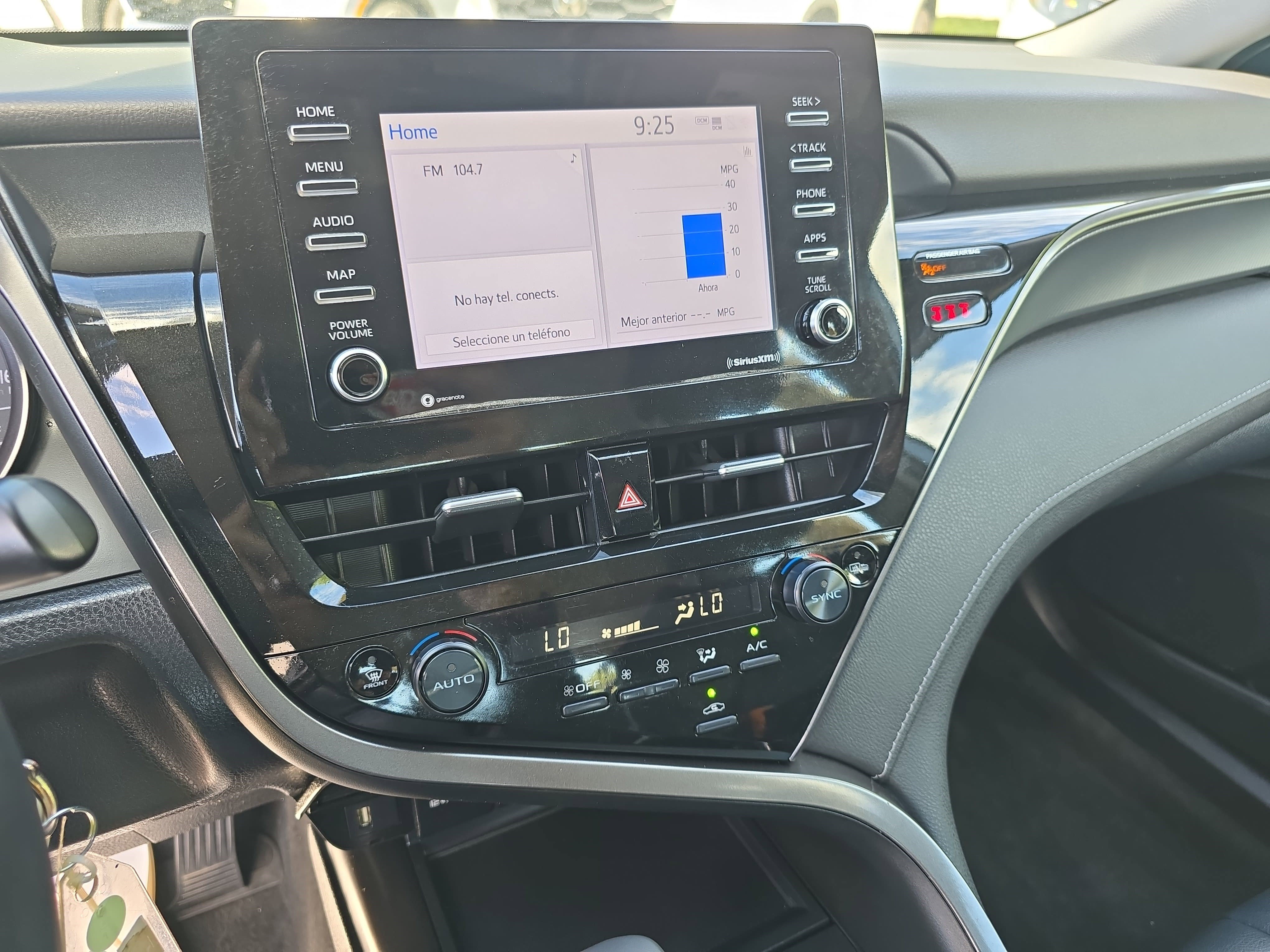 Used 2023 Toyota Camry SE FWD image 18