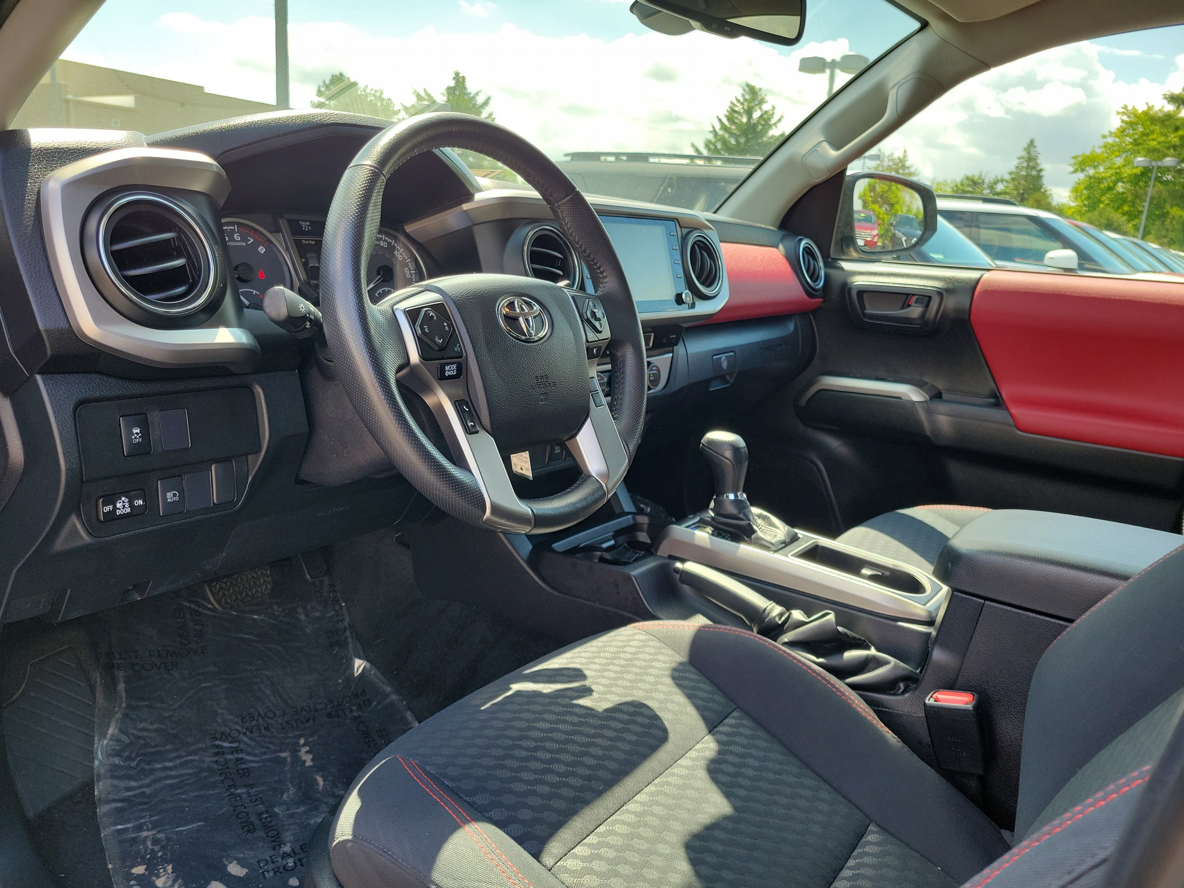 Used 2022 Toyota Tacoma SR5 AWD/4WD image 19