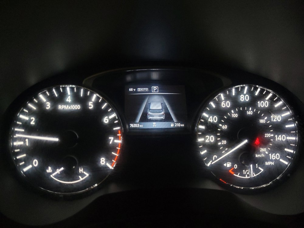 Used 2018 Nissan Pathfinder SV AWD/4WD image 23