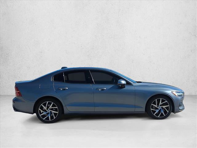 Used 2020 Volvo S60 T6 Momentum image 4