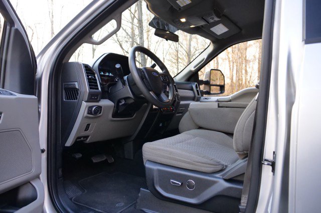 Used 2019 Ford F350 XLT w/ XLT Premium Package image 23