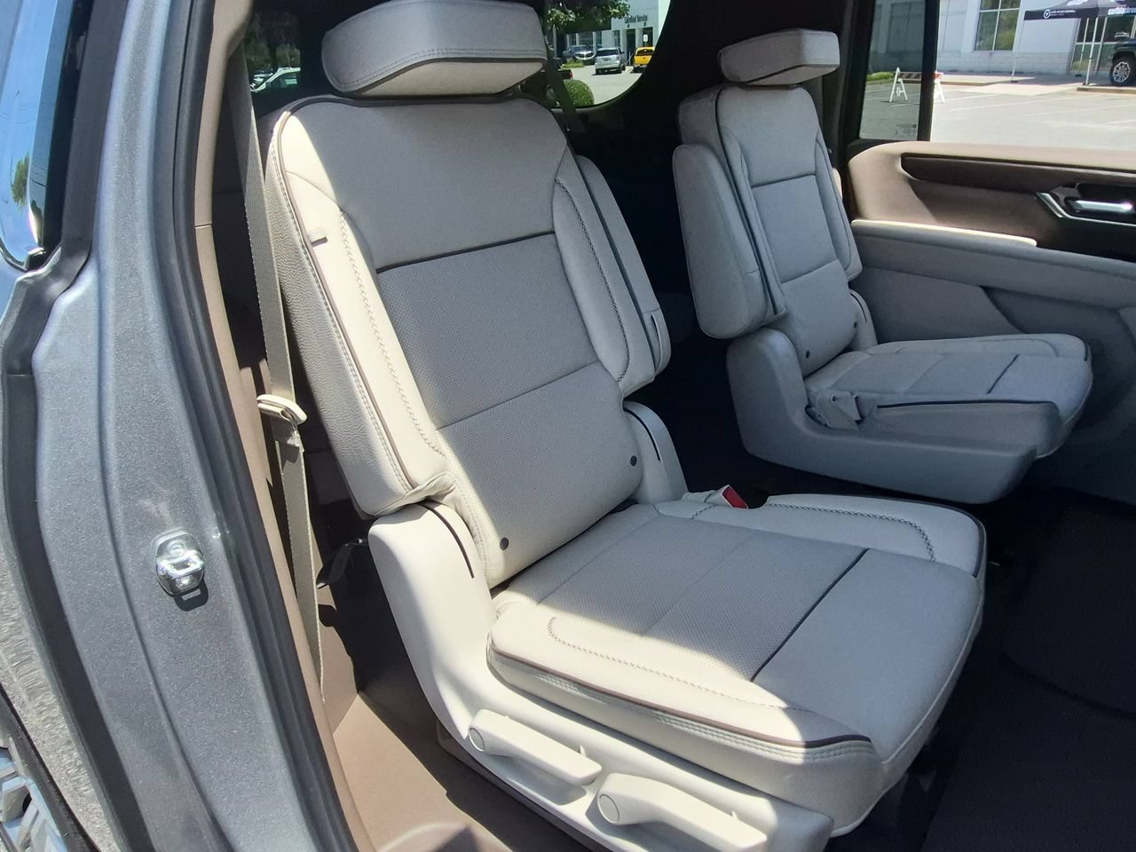 New 2026 GMC Yukon XL Denali w/ Denali Reserve Package AWD/4WD image 28