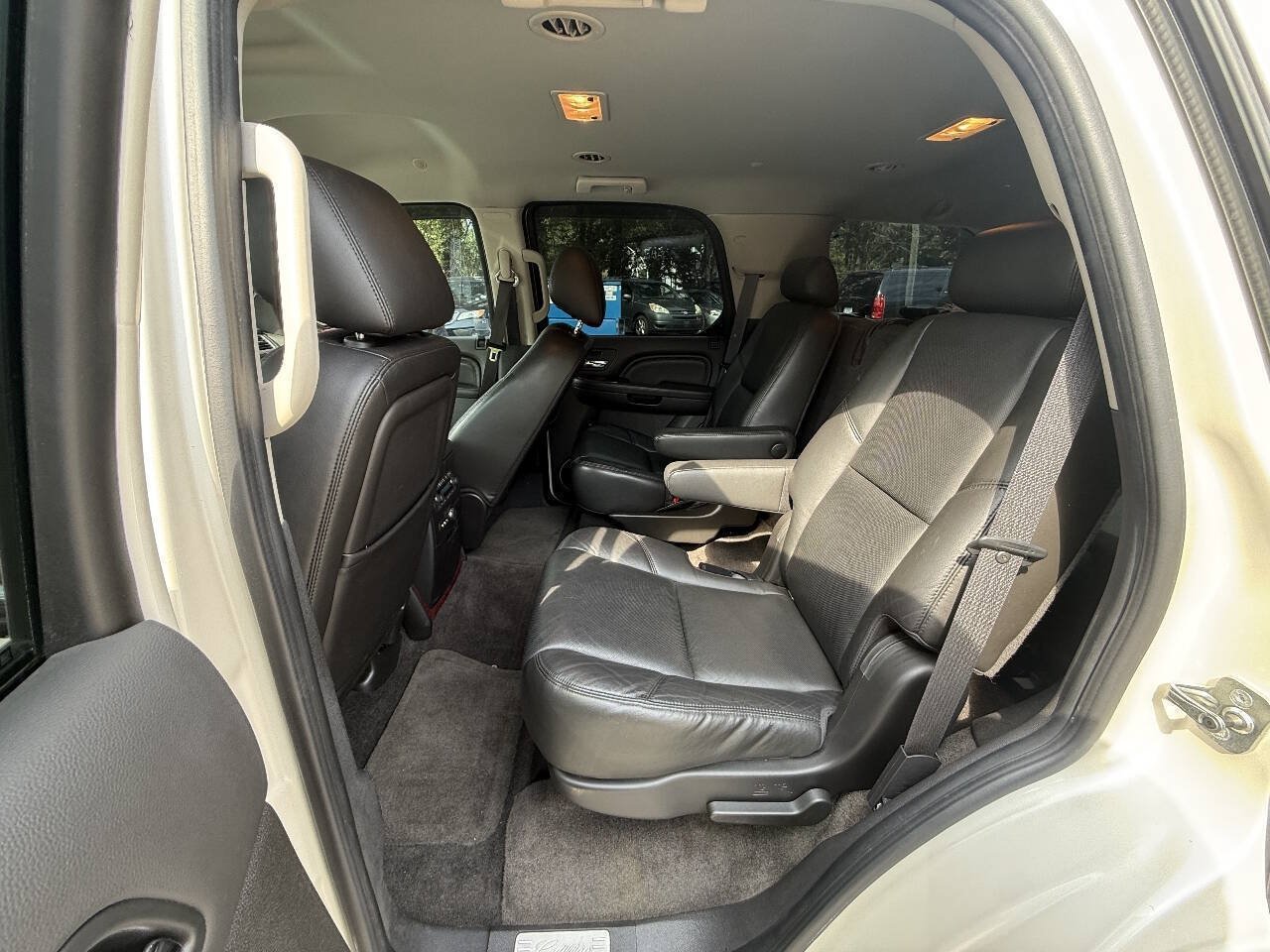 Used 2010 Cadillac Escalade 2WD image 18