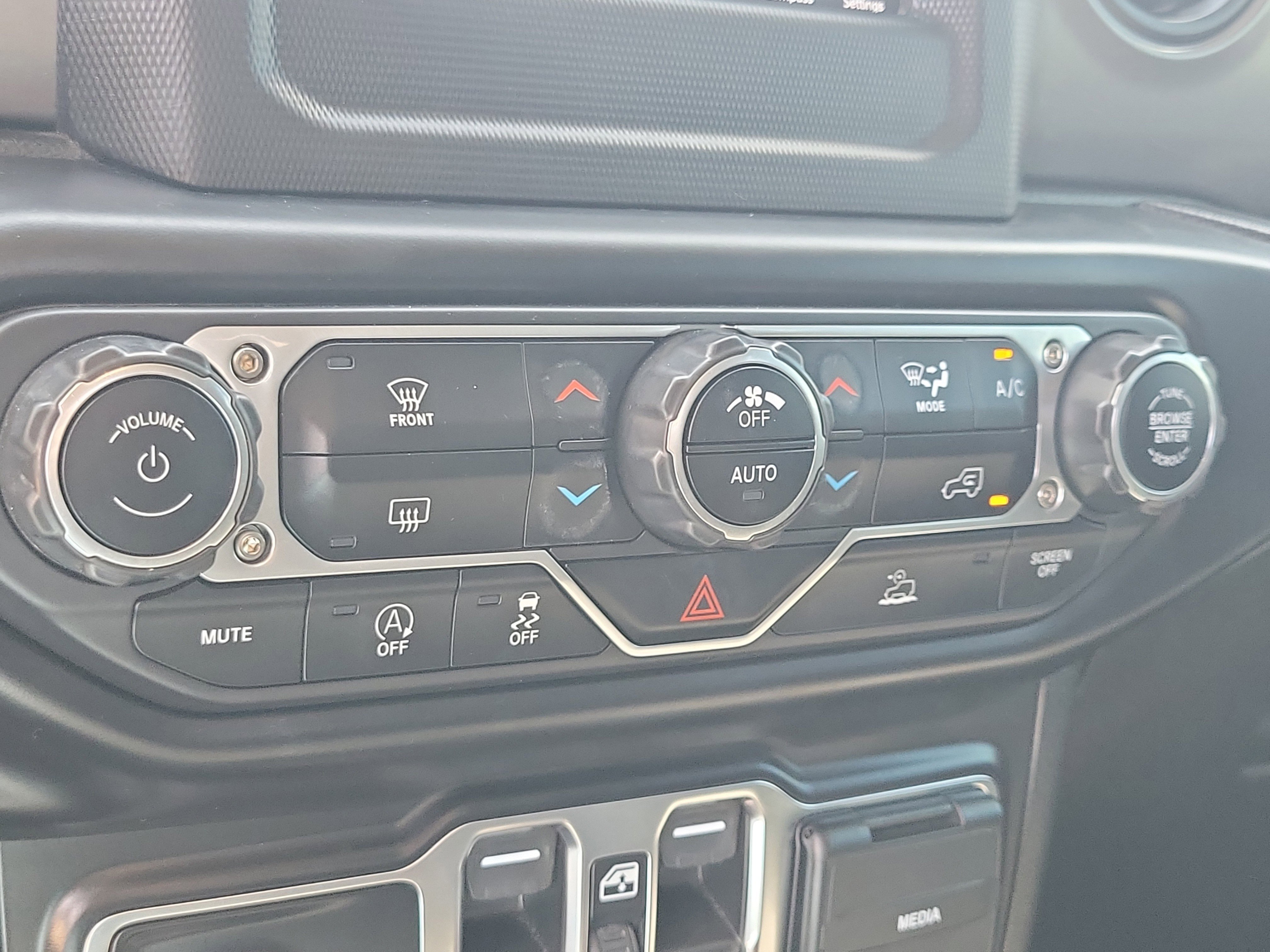 Used 2022 Jeep Gladiator Sport image 25