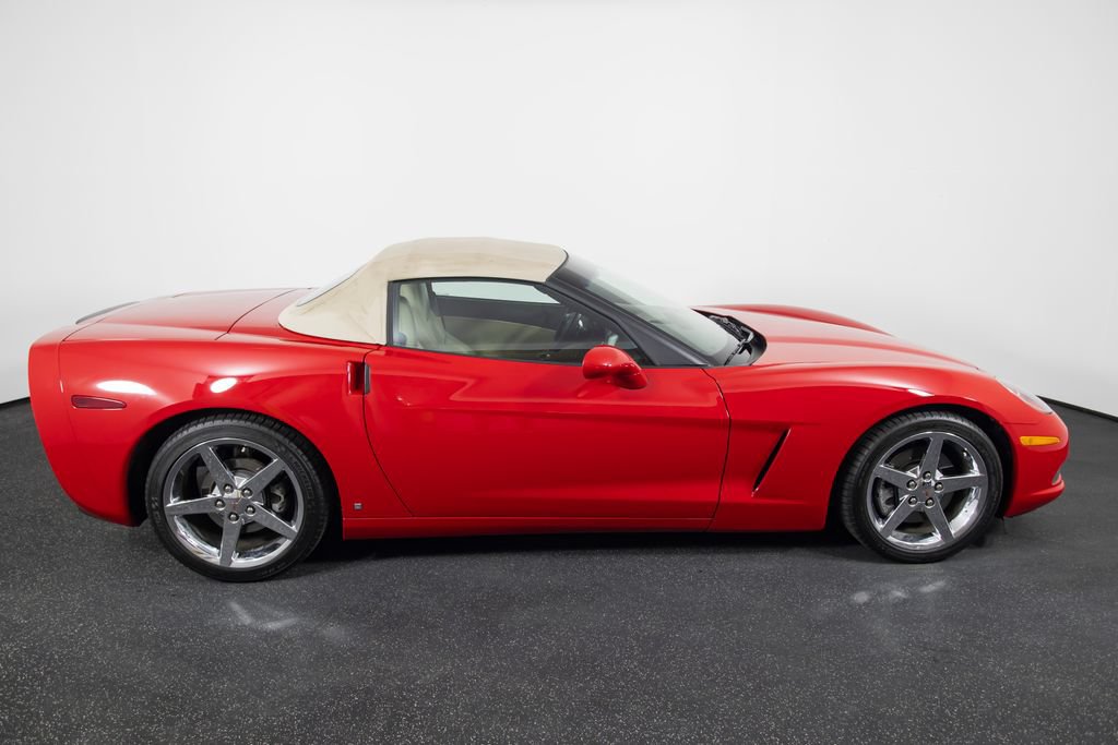 Used 2007 Chevrolet Corvette Convertible w/ Preferred Equipment Group RWD image 59