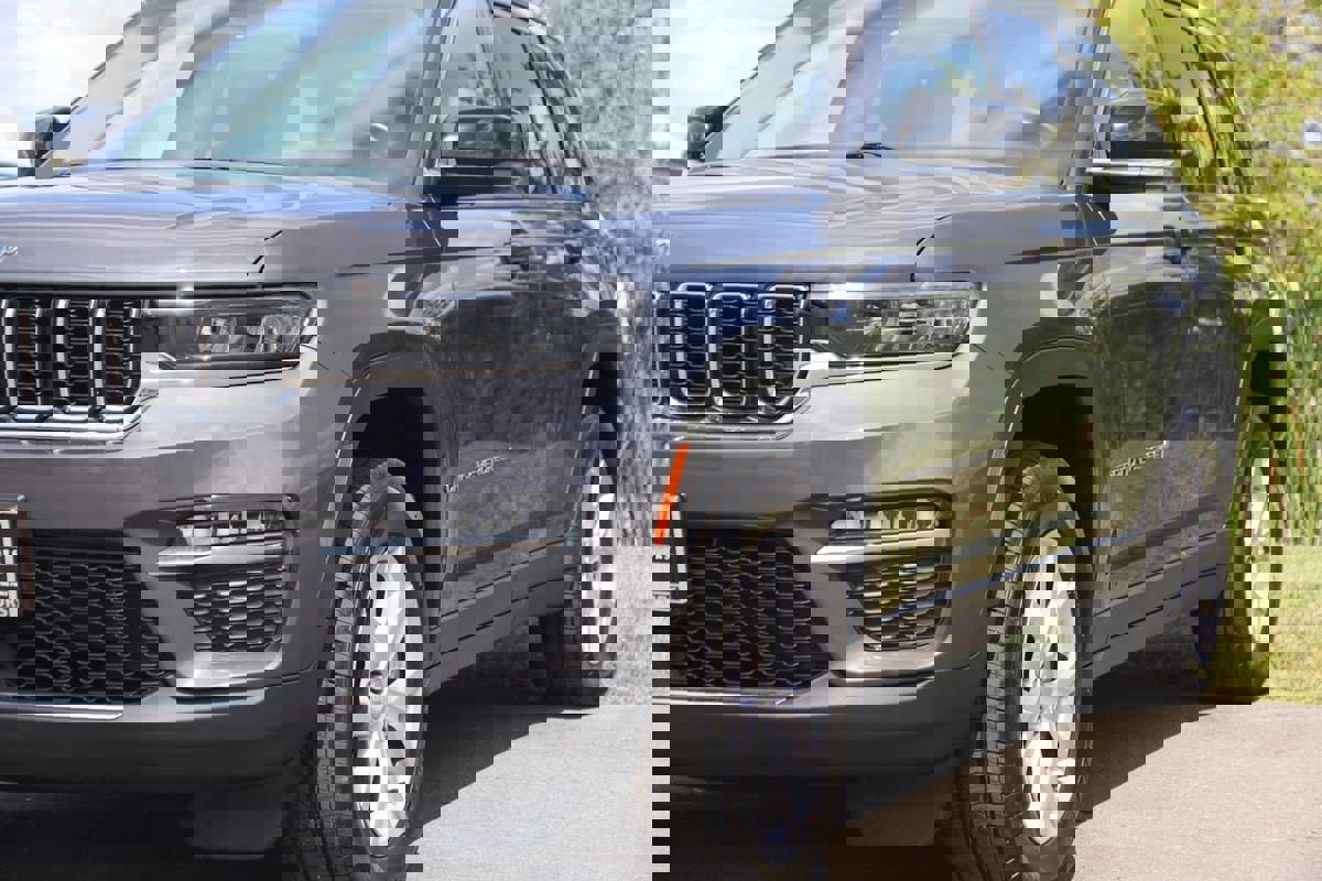 Used 2022 Jeep Grand Cherokee Limited image 72