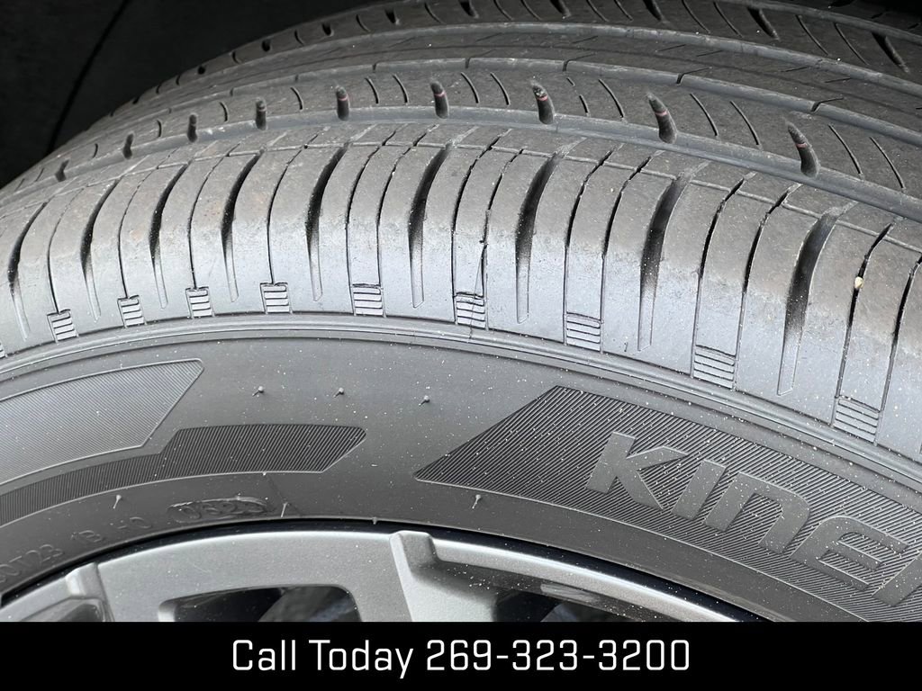 Used 2023 GMC Terrain Denali w/ Black Diamond Edition AWD/4WD image 8