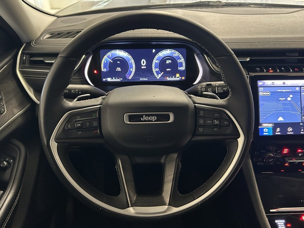 Used 2023 Jeep Grand Cherokee Limited w/ Black Appearance Package image 8