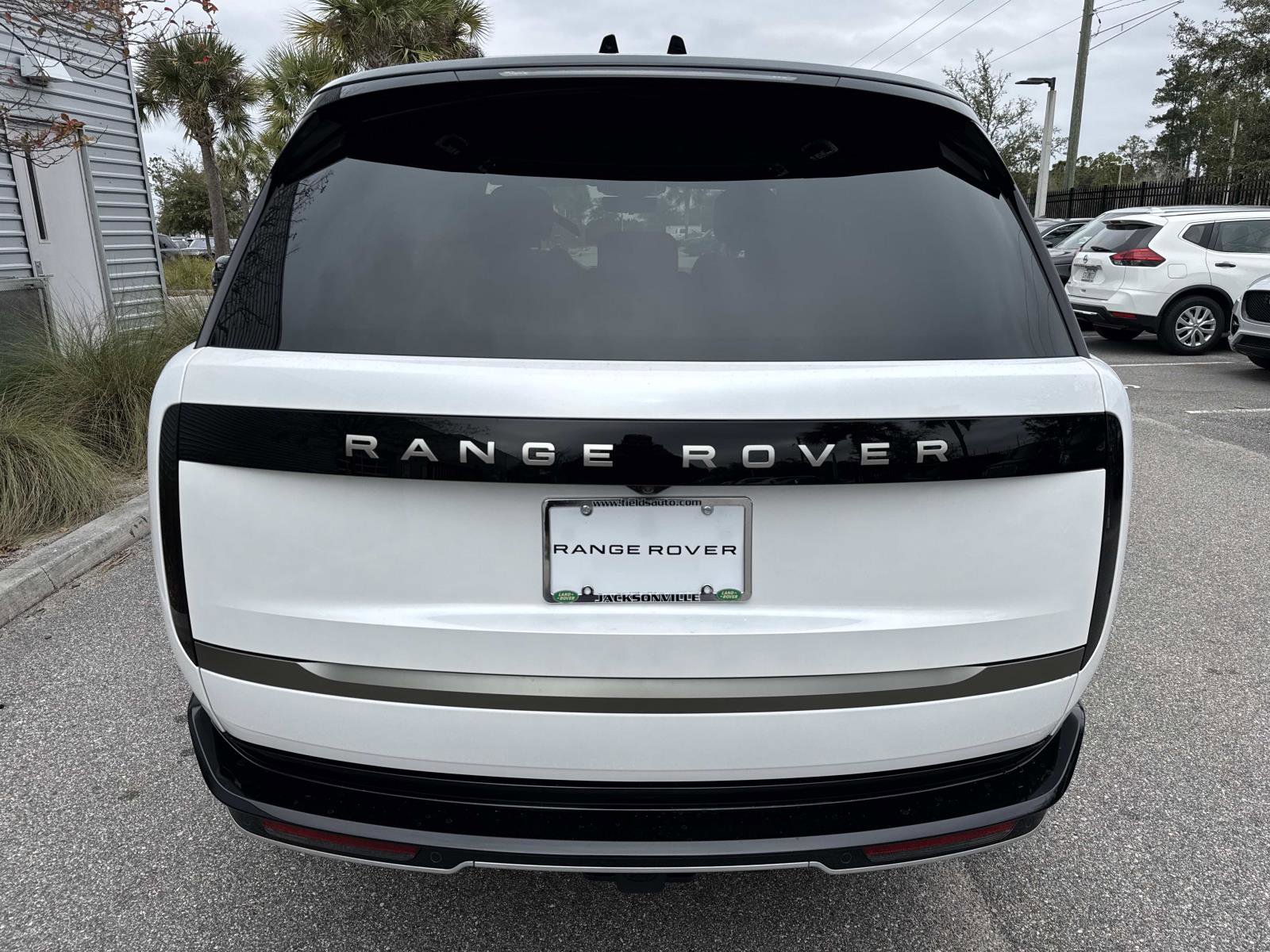 New 2026 Land Rover Range Rover SE image 7