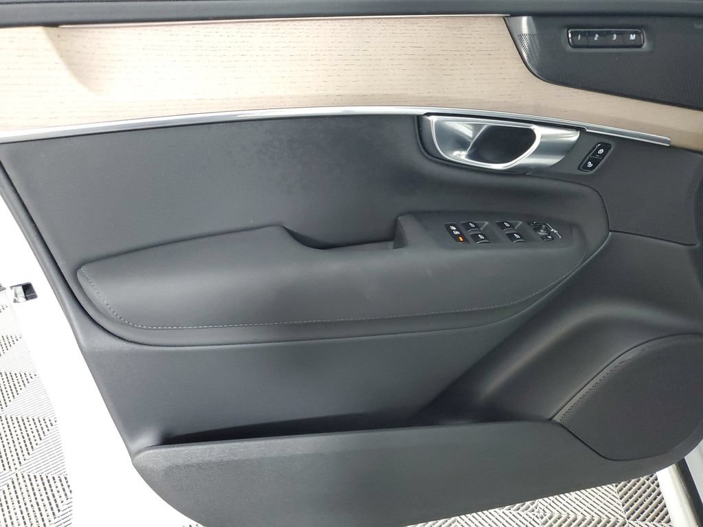 Used 2025 Volvo XC90 B6 Plus w/ Protection Package Premier AWD/4WD image 19