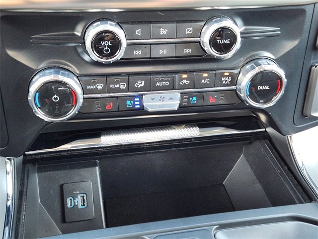 Used 2023 Ford F150 Lariat w/ Trailer Tow Package image 19