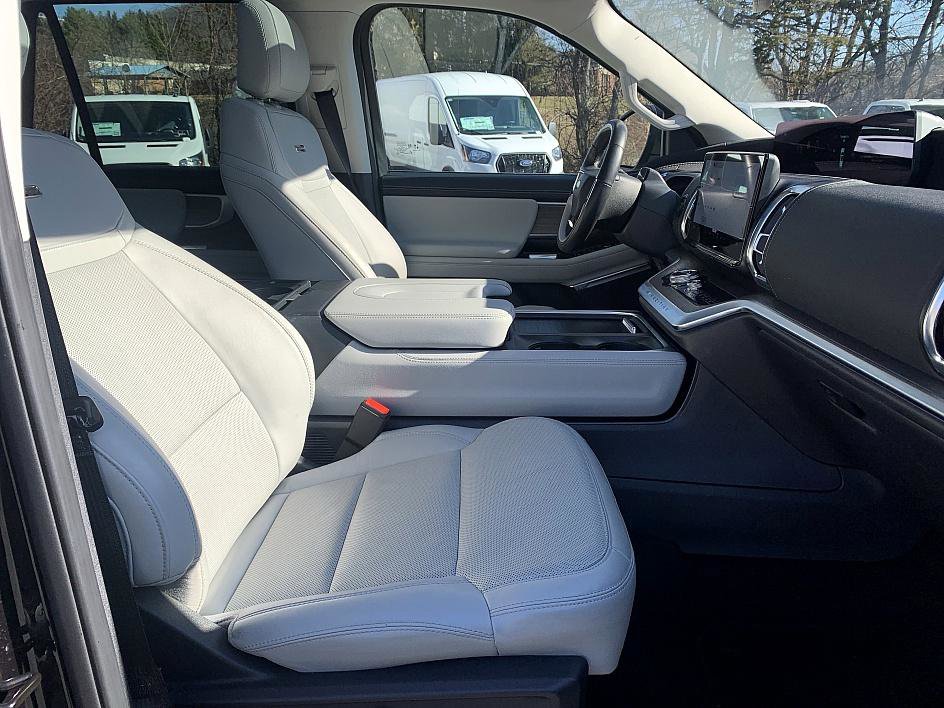 Used 2025 Ford Expedition Max Platinum image 21