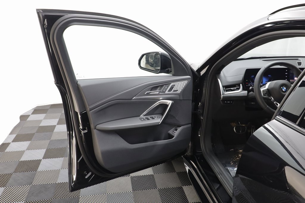 New 2025 BMW X2 xDrive28i w/ M Sport Package image 5