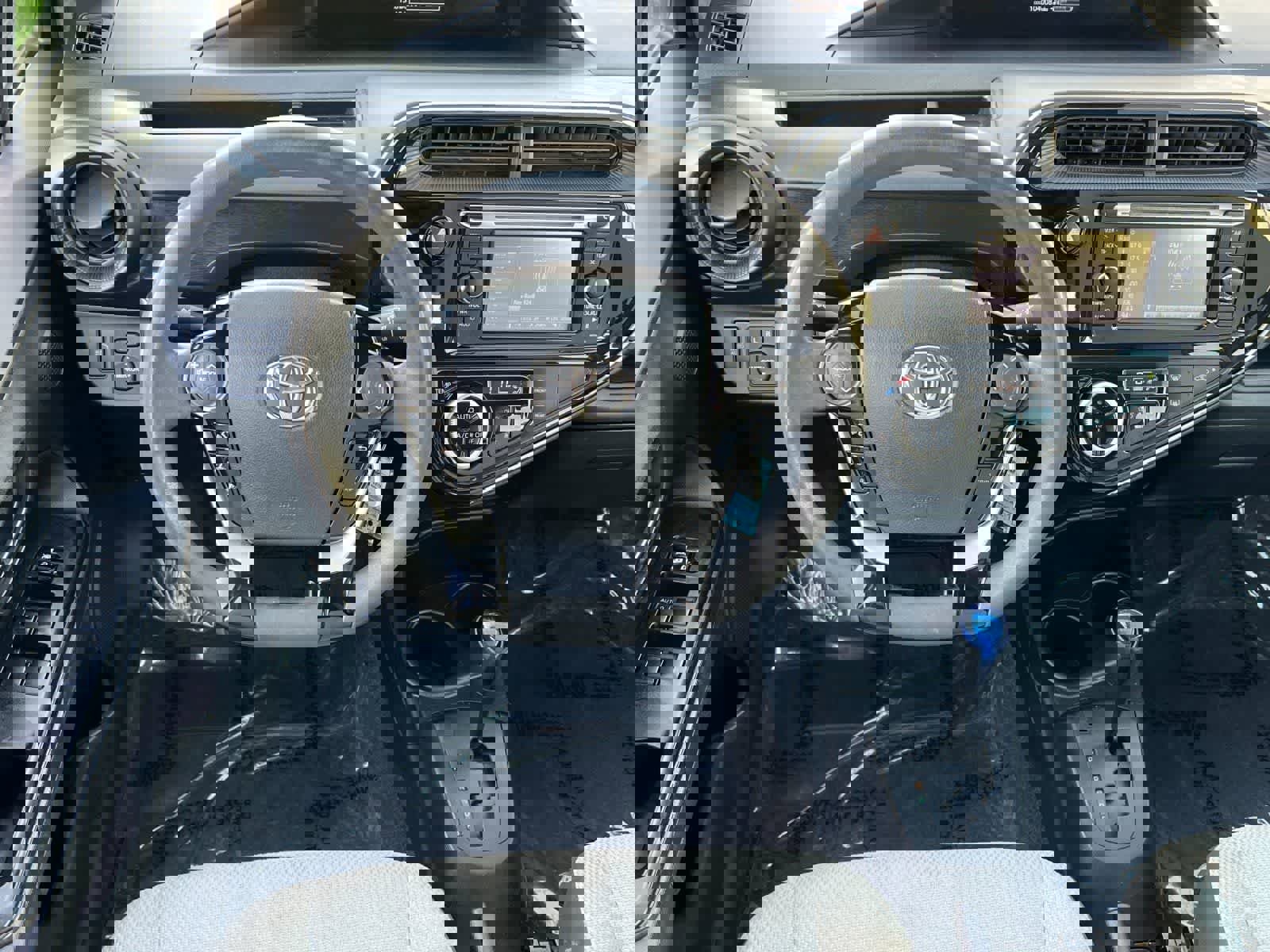 Used 2018 Toyota Prius C One image 15