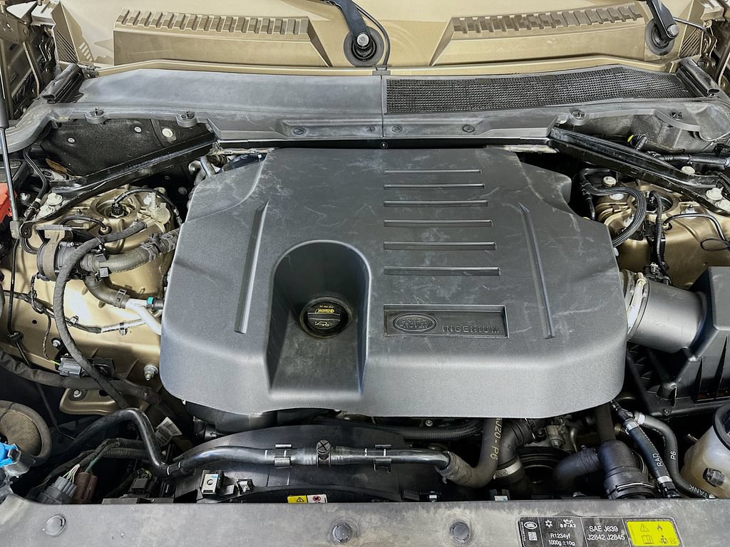 Used 2020 Land Rover Defender 110 SE AWD/4WD image 32