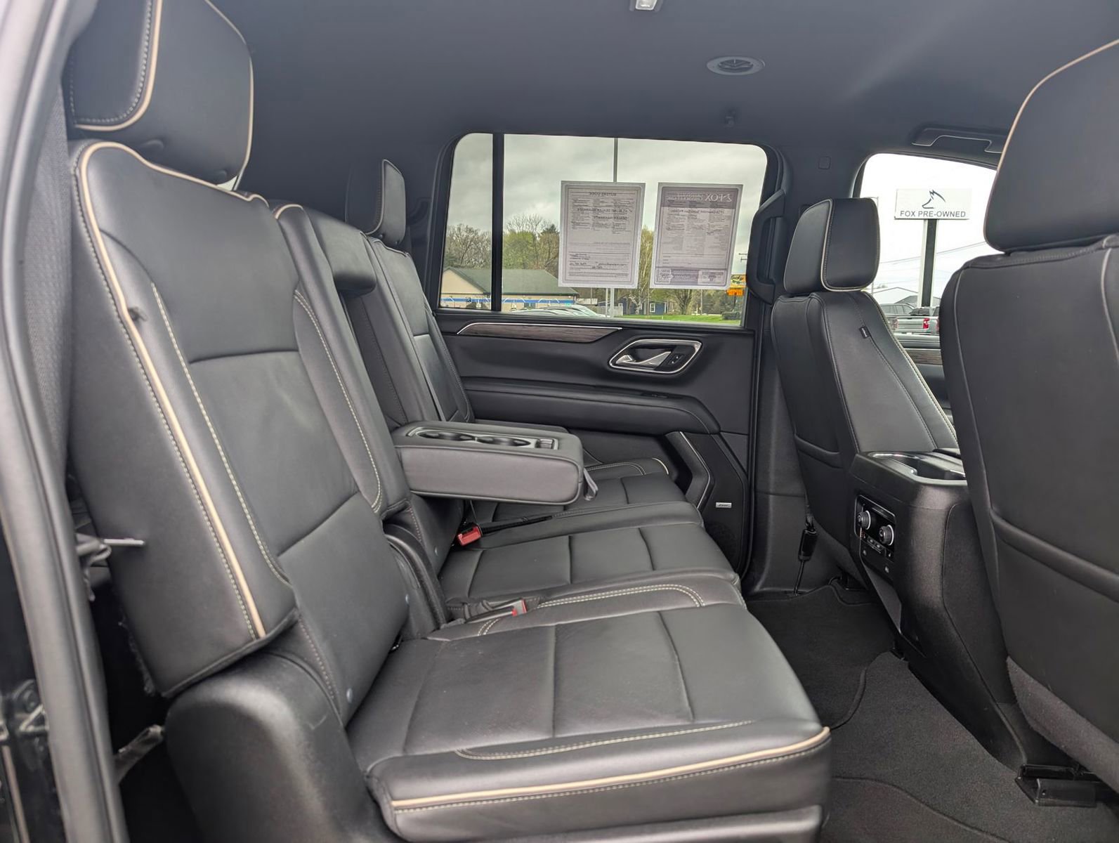 Used 2024 Chevrolet Suburban Premier AWD/4WD image 39