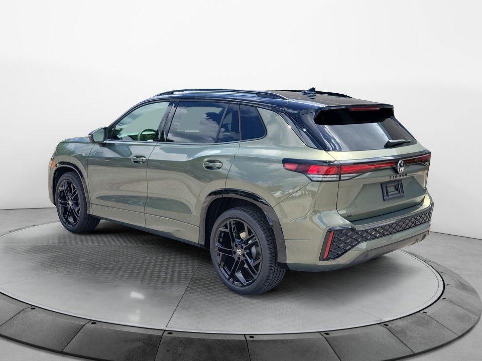 New 2026 Volkswagen Tiguan SE R-Line FWD image 5