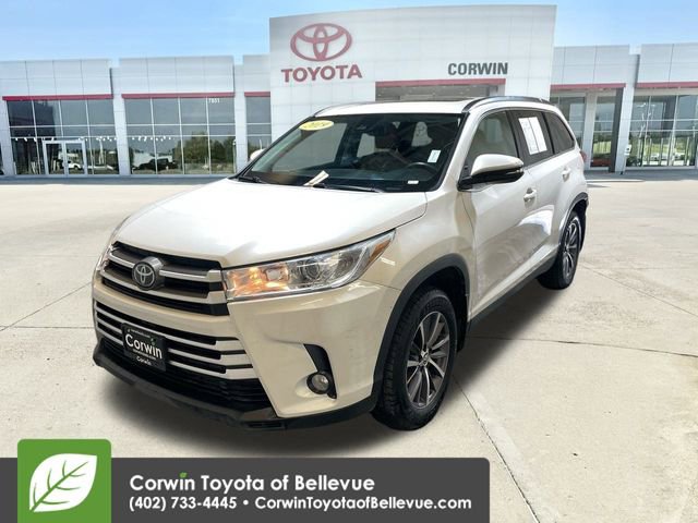 Used 2019 Toyota Highlander XLE image 3