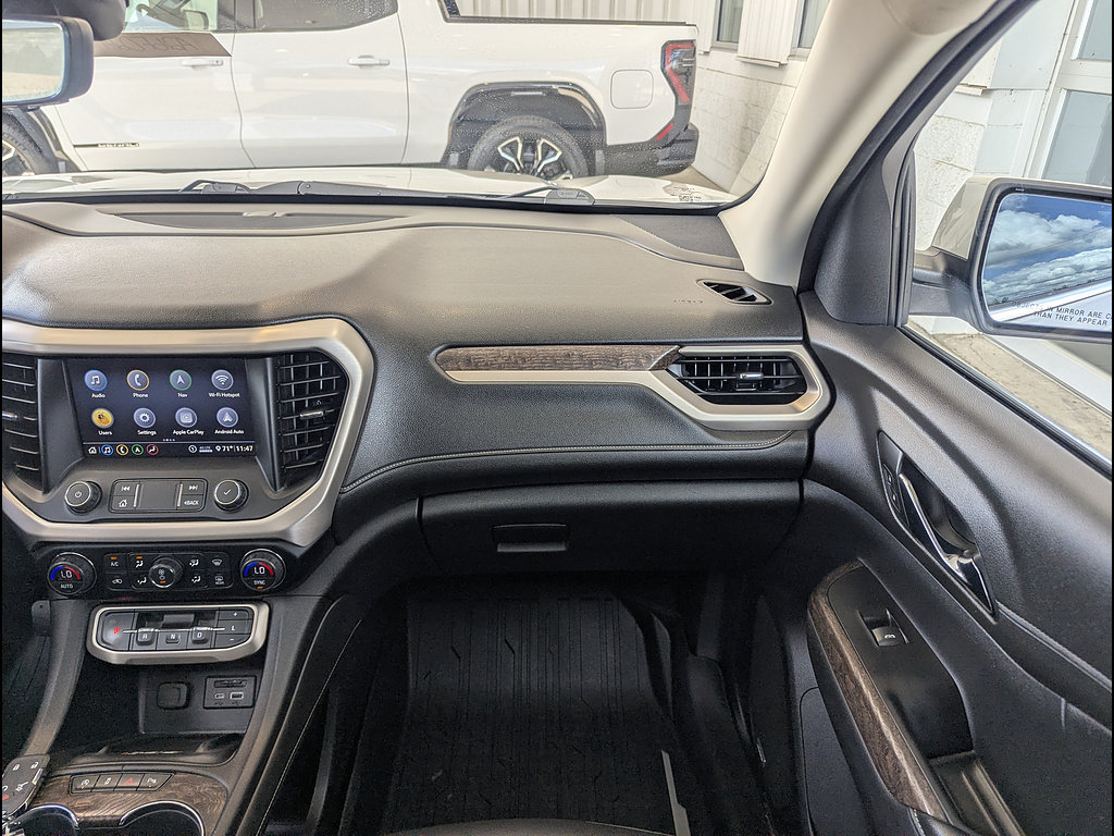 Used 2020 GMC Acadia Denali w/ Technology Package AWD/4WD image 4