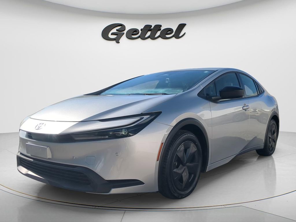 Used 2025 Toyota Prius LE FWD image 9