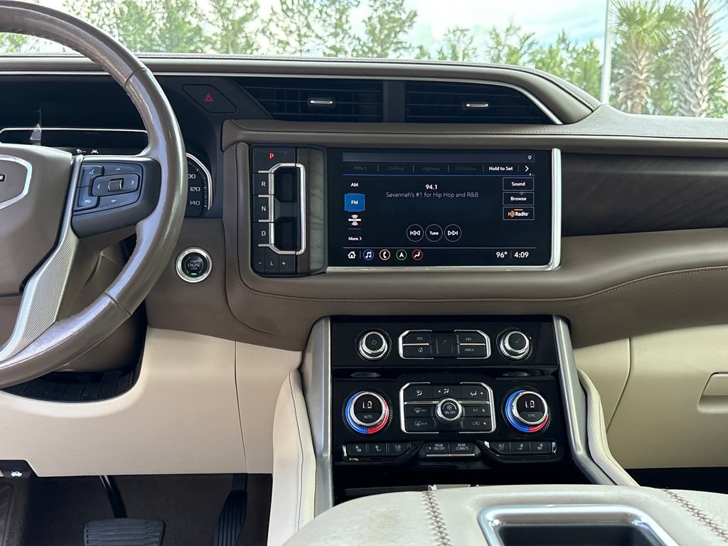Used 2021 GMC Yukon XL Denali w/ Denali Premium Package RWD image 15