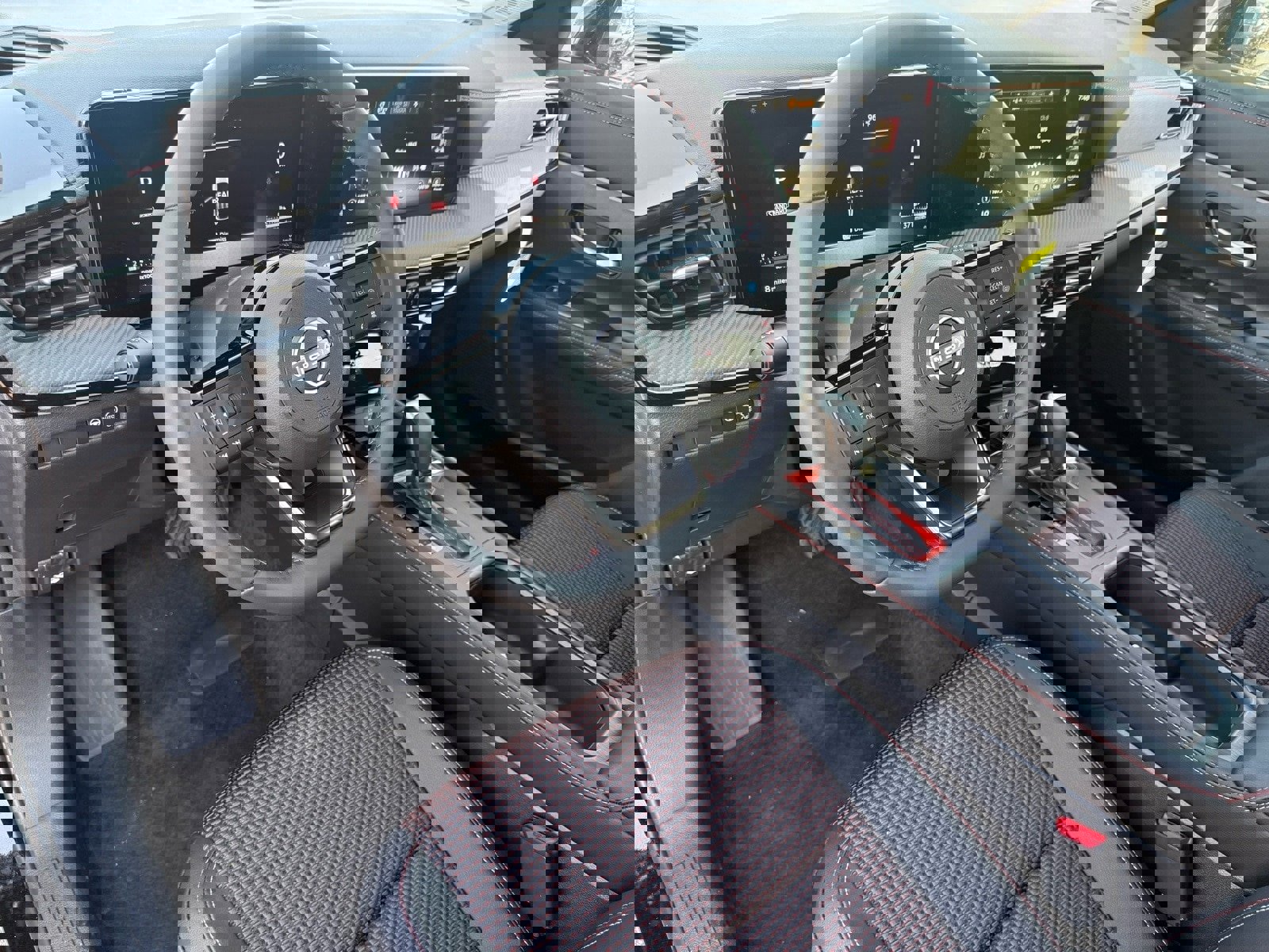 New 2025 Nissan Kicks SR image 19