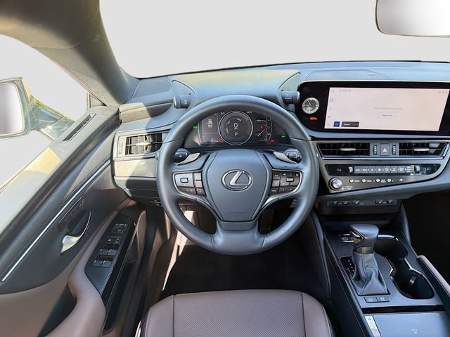 Used 2025 Lexus ES 300h w/ Premium Package FWD image 17