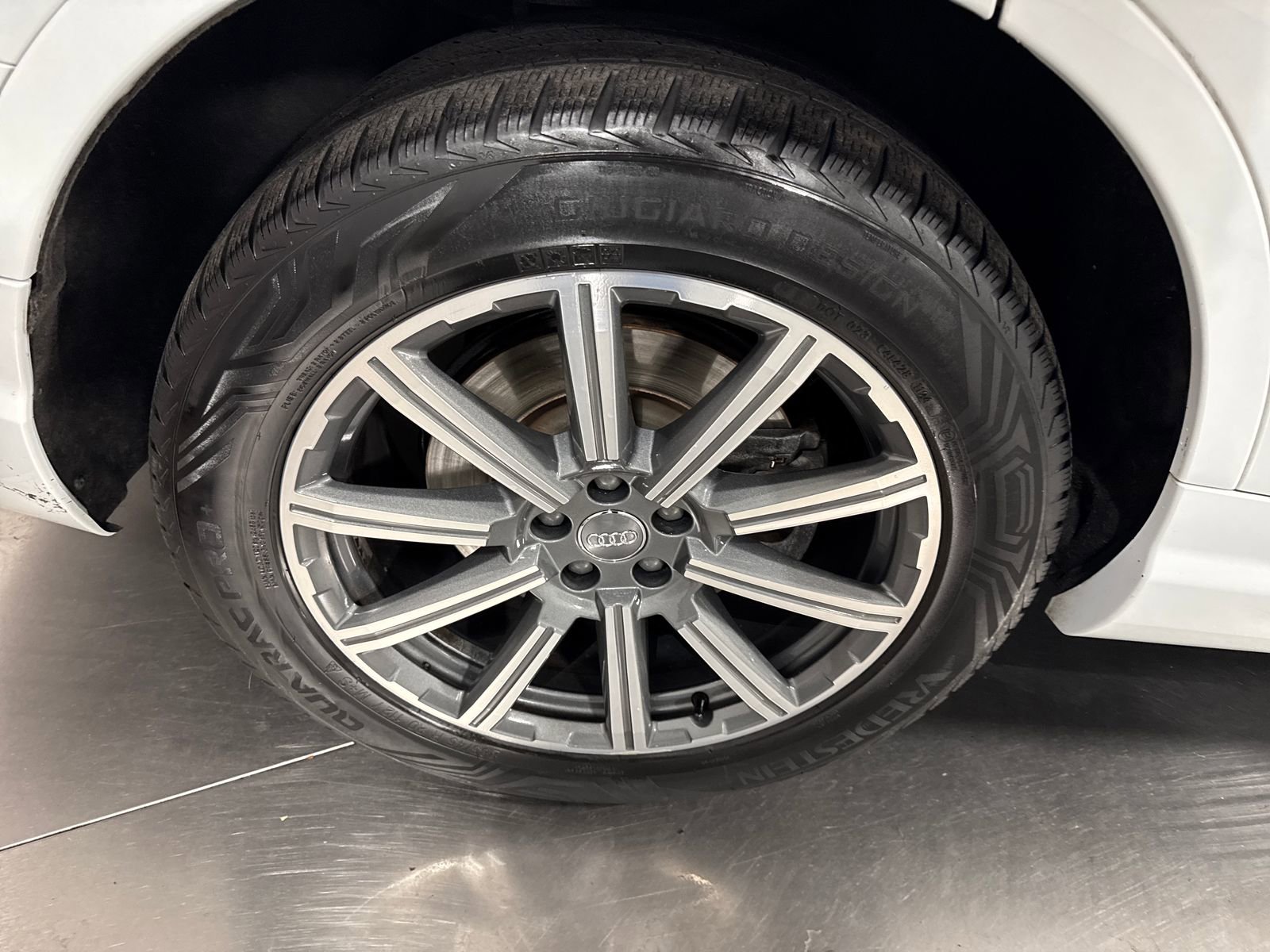 Used 2019 Audi Q7 3.0T Premium Plus w/ Premium Plus Package AWD/4WD image 8