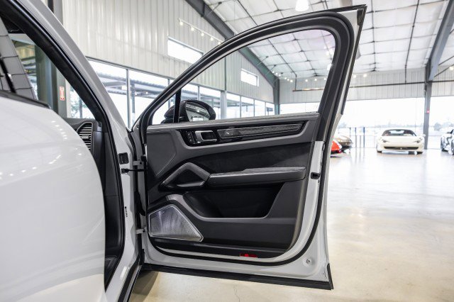 Used 2022 Porsche Cayenne Turbo GT image 17