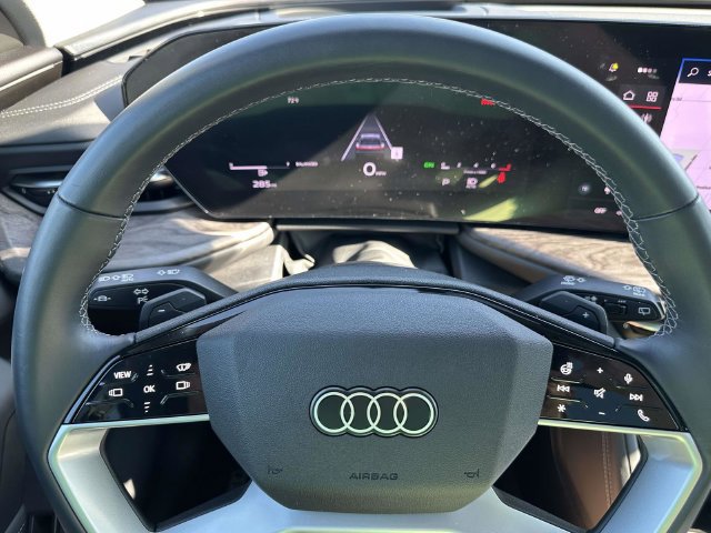 Used 2025 Audi Q5 Premium Plus w/ Premium Plus AWD/4WD image 26