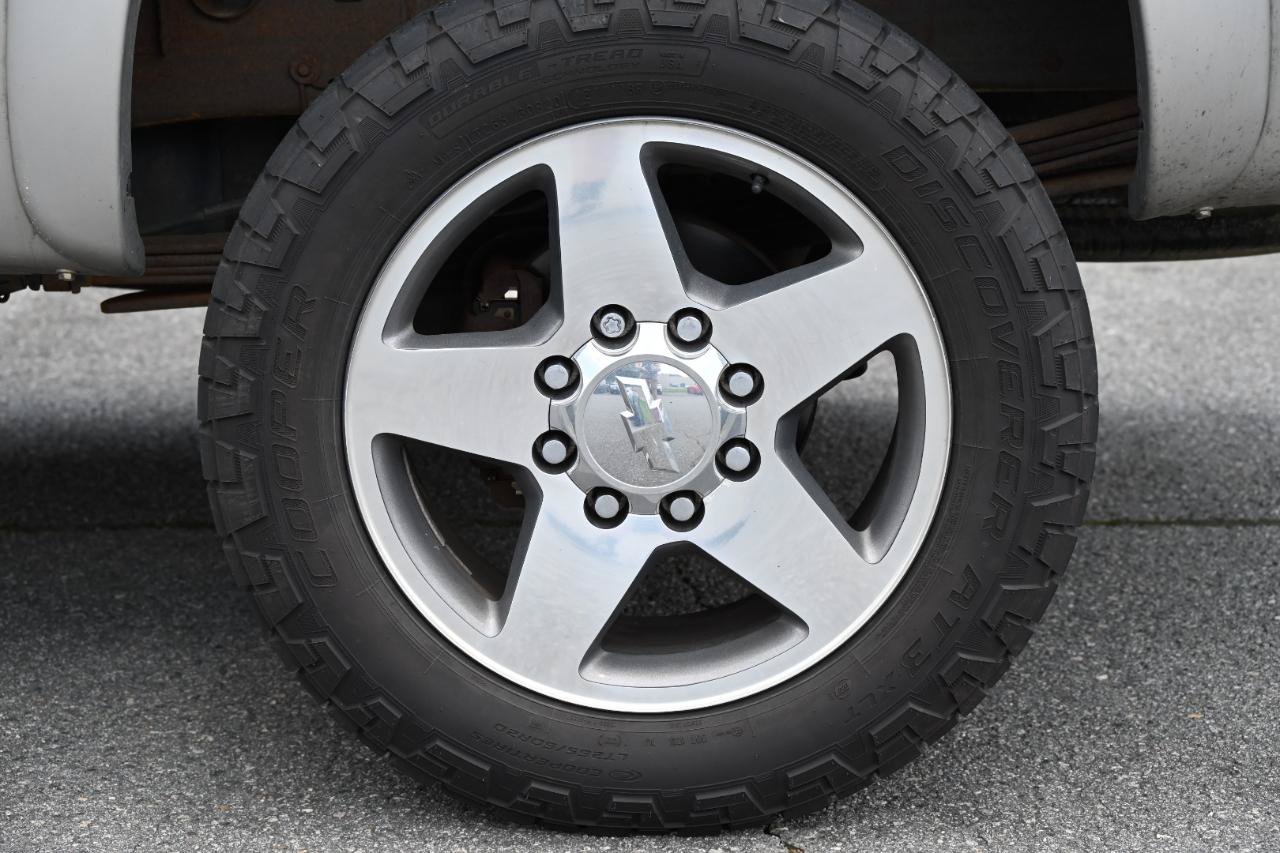 Used 2006 Chevrolet Silverado 2500 LT w/ Skid Plate Package AWD/4WD image 35