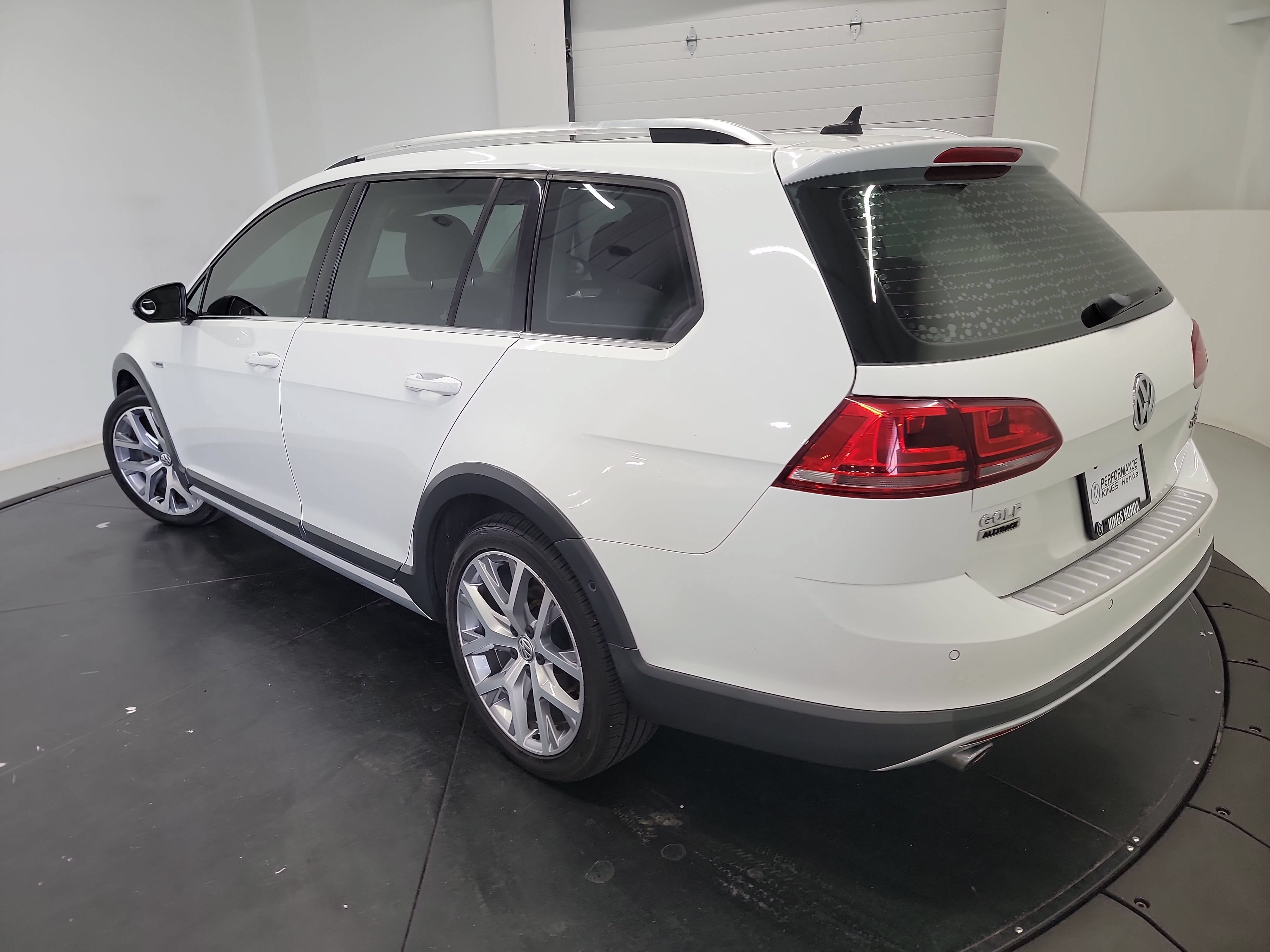 Used 2017 Volkswagen Golf Alltrack SEL AWD/4WD image 9