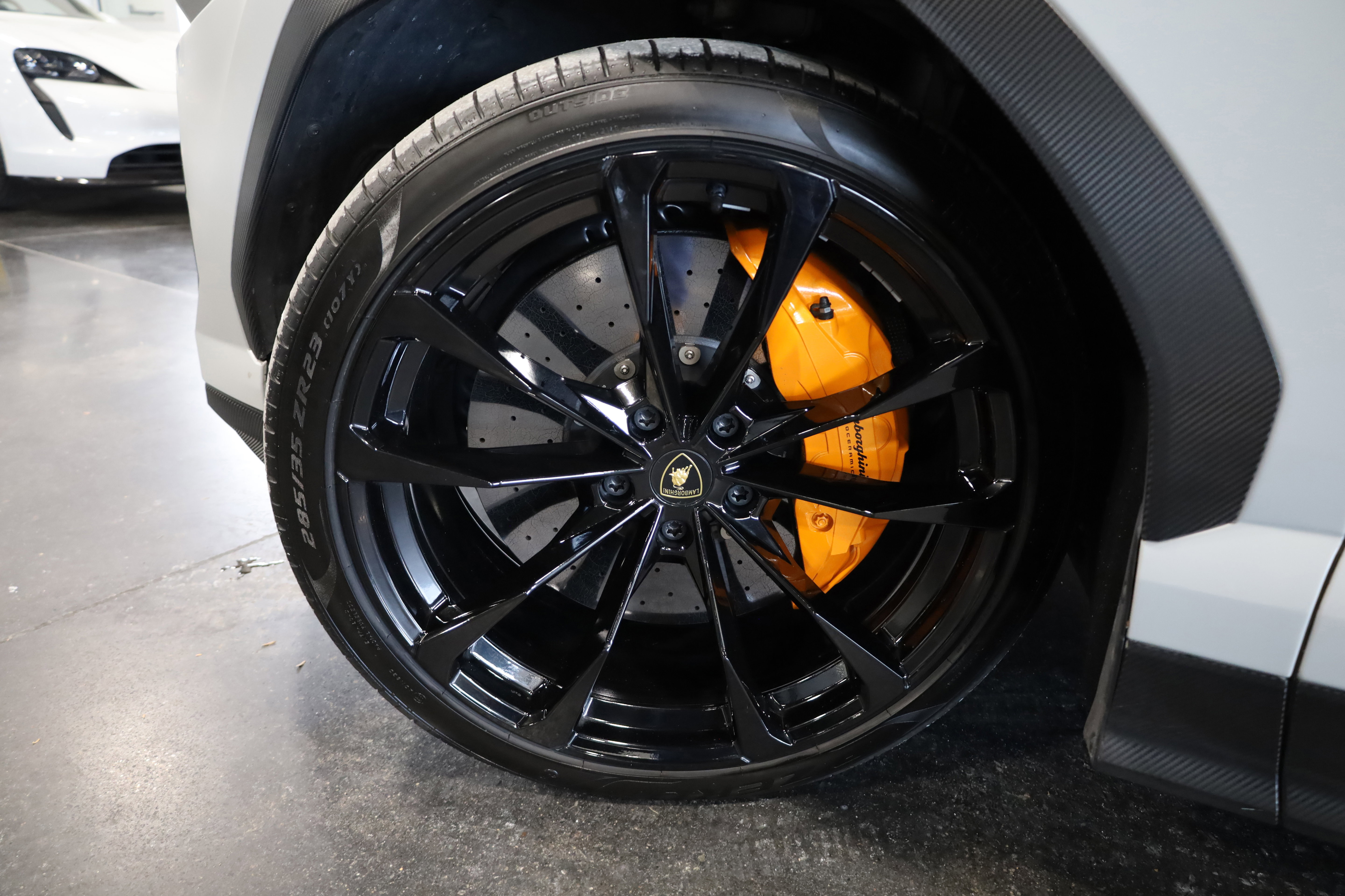 Used 2021 Lamborghini Urus image 13