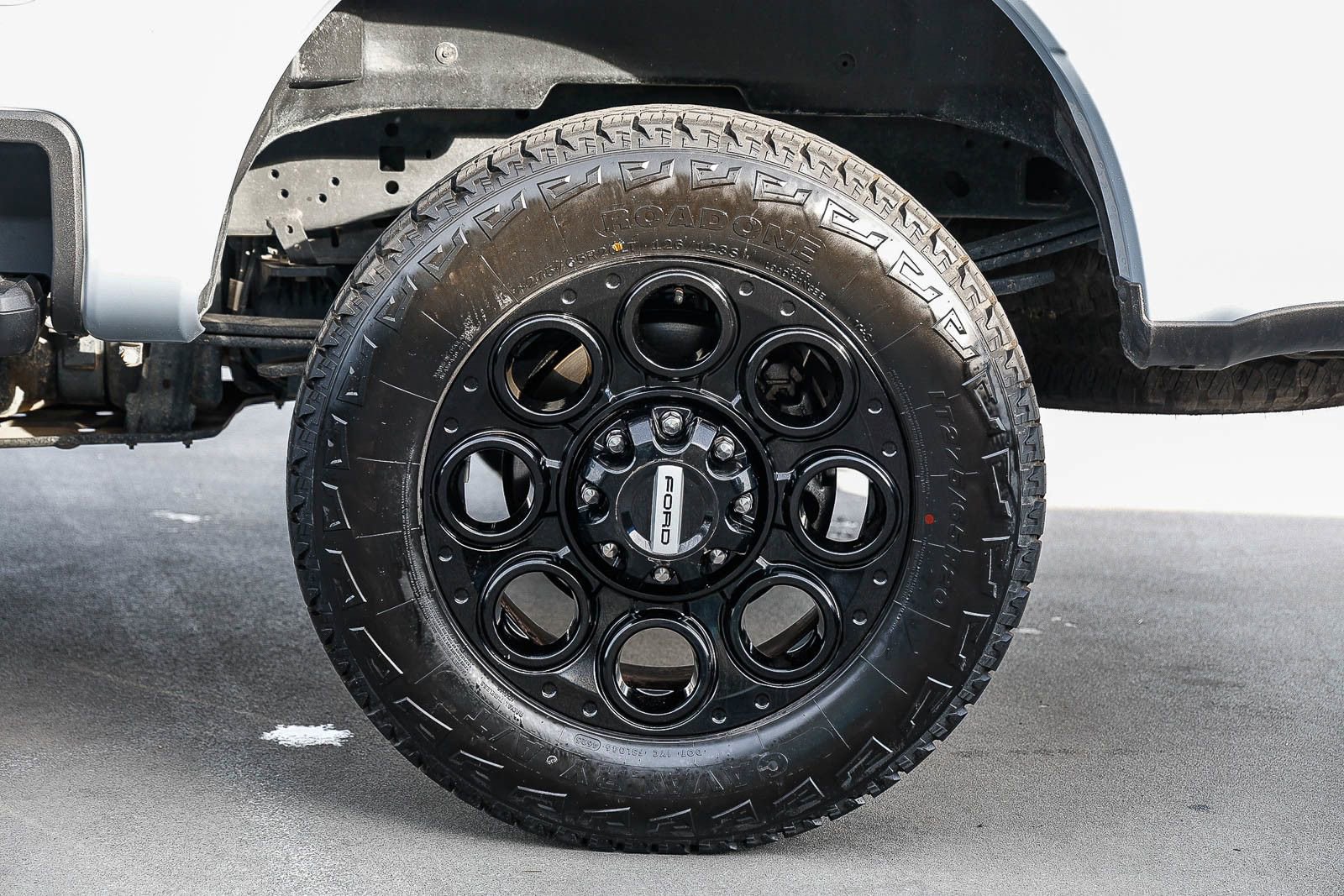 Used 2025 Ford F250 Lariat w/ Black Appearance Package AWD/4WD image 9
