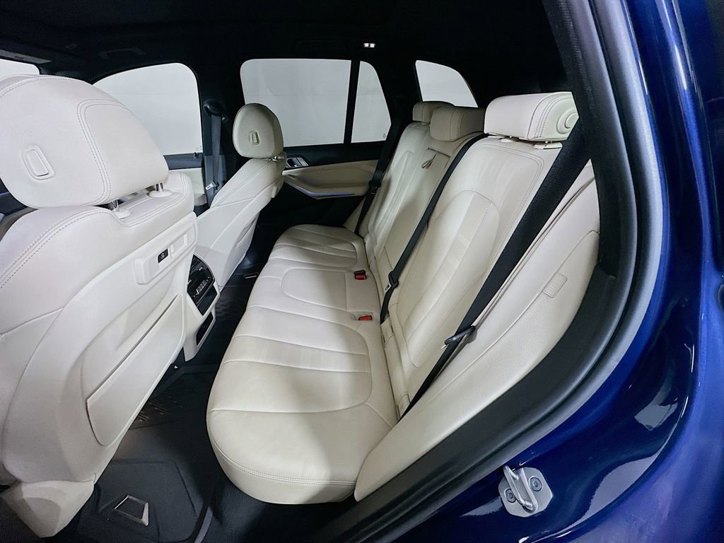 Used 2022 BMW X5 xDrive40i w/ Premium Package AWD/4WD image 14