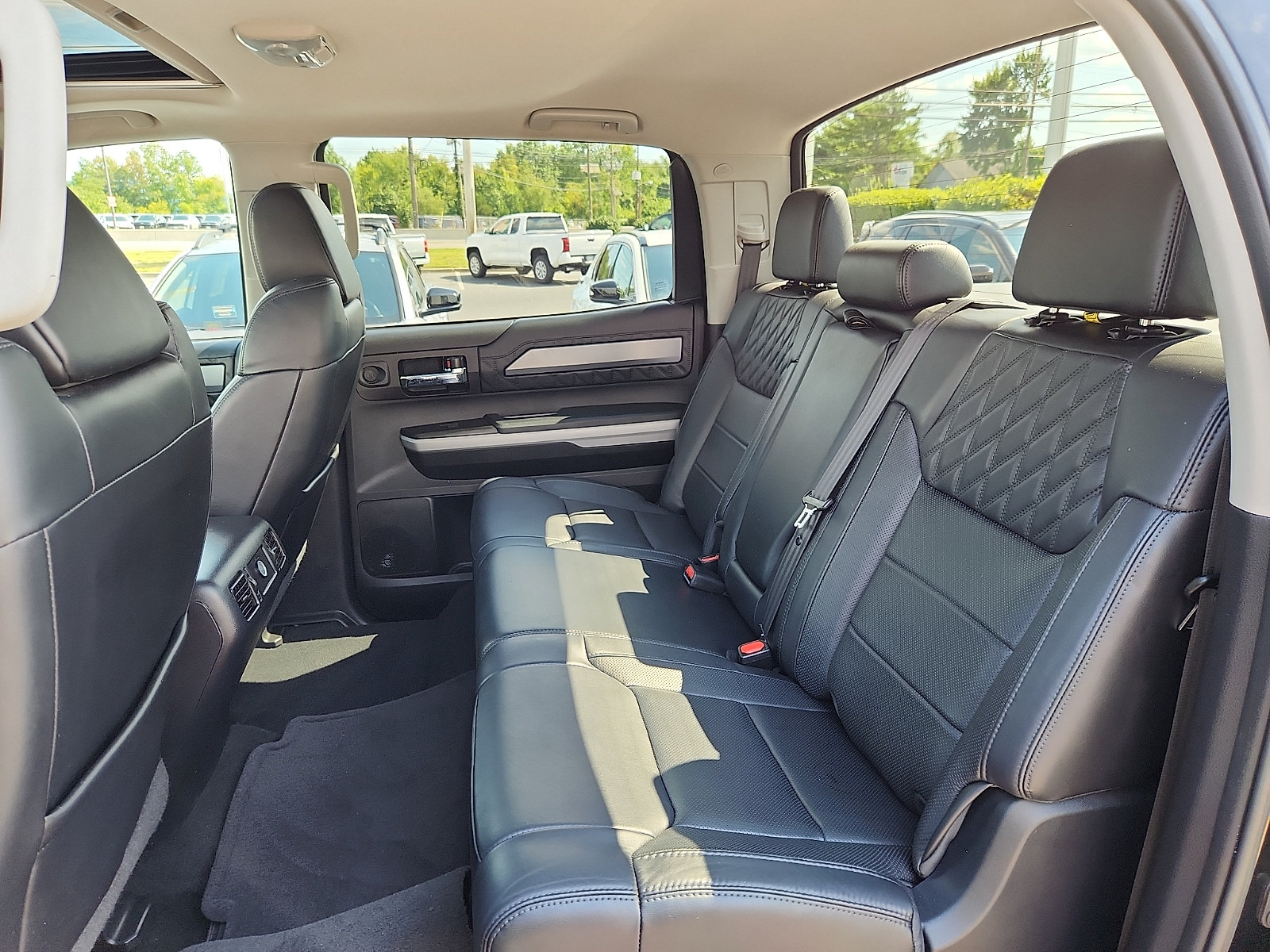 Used 2018 Toyota Tundra Platinum AWD/4WD image 10