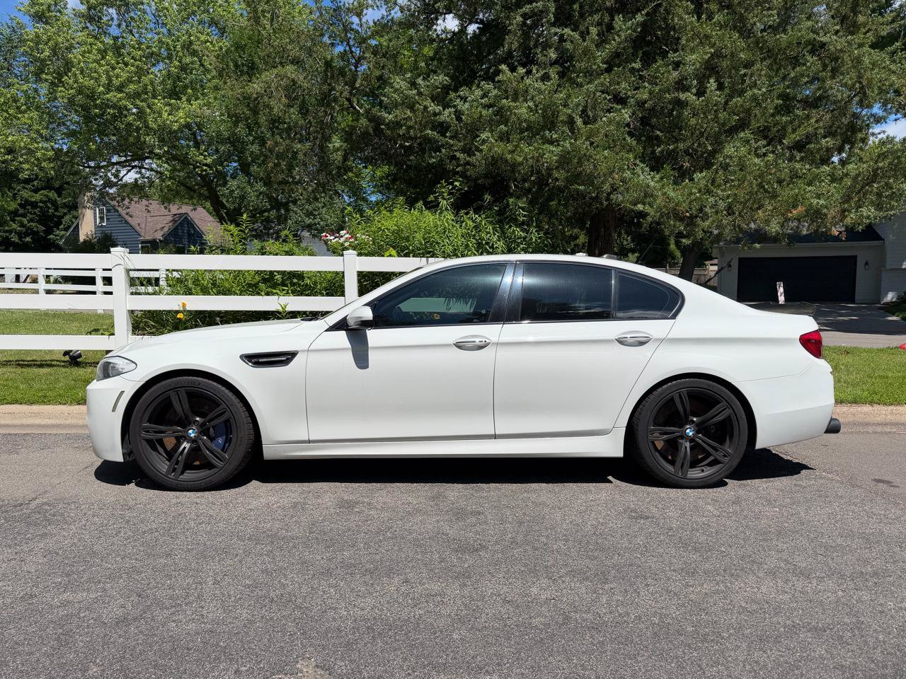 Used 2013 BMW M5 RWD image 5