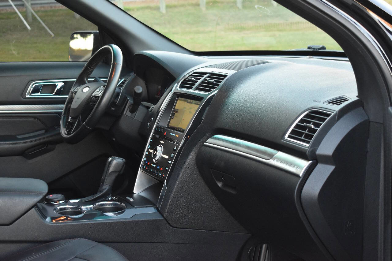 Used 2016 Ford Explorer Sport w/ Equipment Group 401A image 17